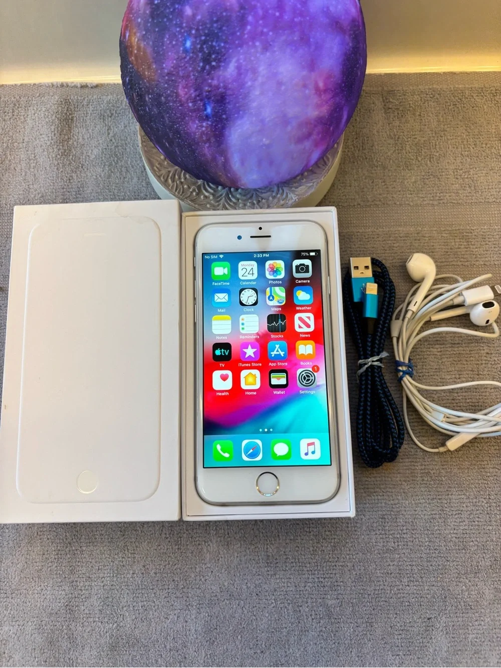 Apple iPhone6 64GB White with Blue Braided Charging Cable and White Earbuds